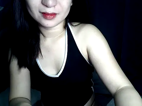 Snapshot of Mia_2022 chatting on 05-19-26, 03:29 Mia 2022 online show from 05-19-26, 03:29
