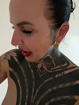 InkedBiitch online show from 05-06-26, 04:45