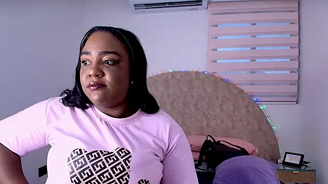  ebony-queen  online show from 01-07-26, 11:56