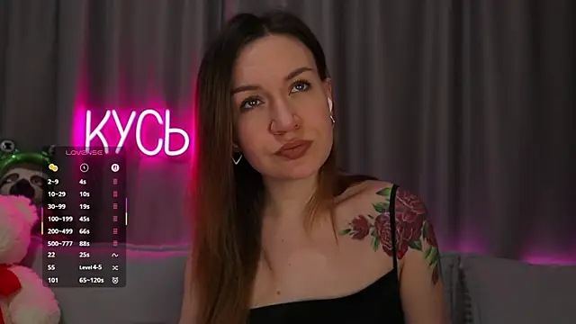 Snapshot of _LadyMargo_ chatting on 11-20-25, 11:26 LadyMargo online show from 11-20-25, 11:26