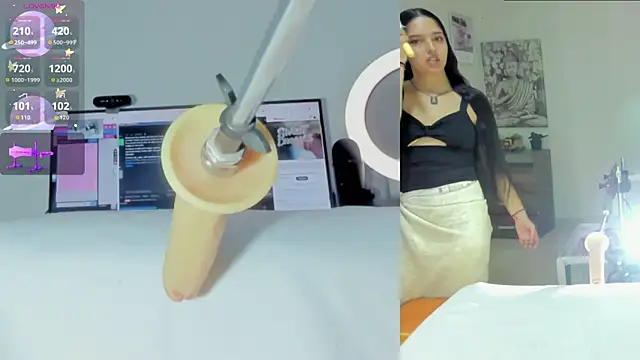 sofi velez online show from 03-20-26, 05:07