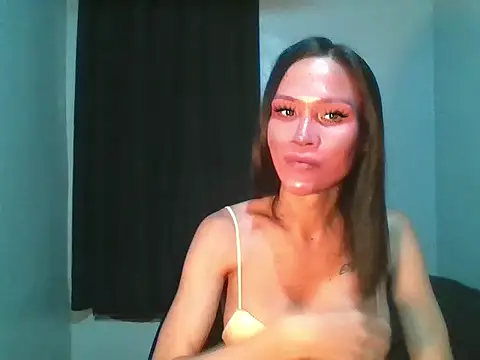 Snapshot of Sassy_Erika chatting on 06-24-26, 01:43 Sassy Erika online show from 06-24-26, 01:43