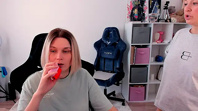 hotblonds online show from 03-13-26, 11:28