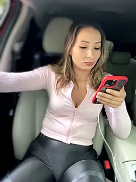 YOUR-KARINA online show from 04-17-26, 06:49