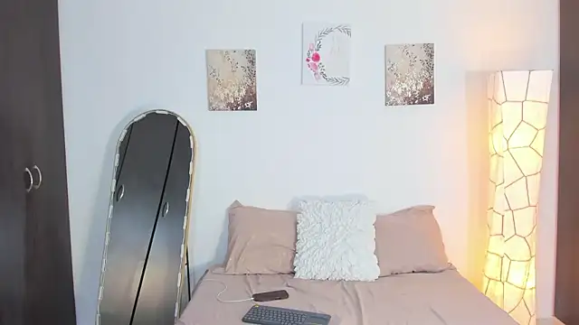 SarahCinnamon- online show from 03-03-26, 07:42