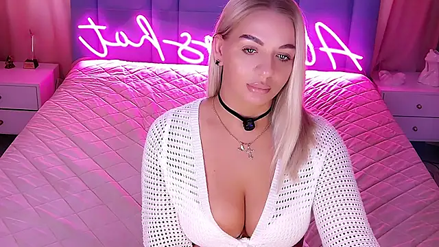 AllwaysHotJ online show from 04-13-26, 02:17