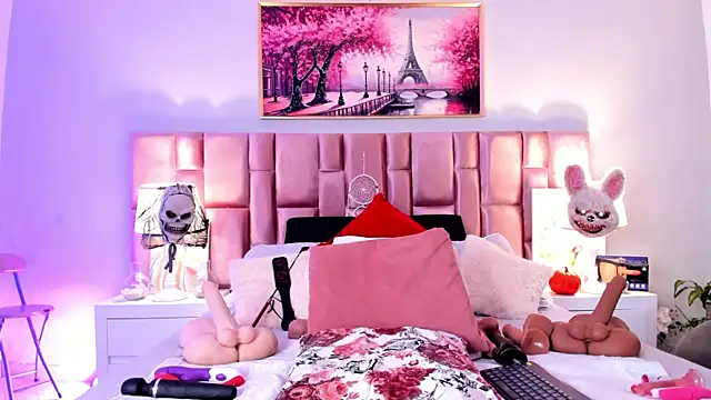 Snapshot of Anaa_Bellaa chatting on 10-21-25, 12:28 Anaa Bellaa online show from 10-21-25, 12:28