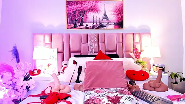 Snapshot of Anaa_Bellaa chatting on 11-08-25, 12:38 Anaa Bellaa online show from 11-08-25, 12:38