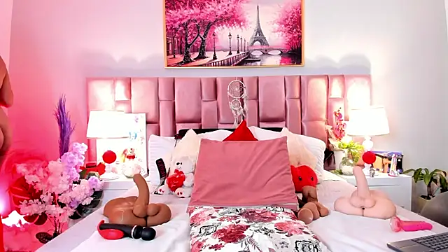 Snapshot of Anaa_Bellaa chatting on 12-15-25, 12:31 Anaa Bellaa online show from 12-15-25, 12:31