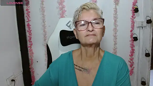 bety-cum2 online show from 07-11-26, 12:30