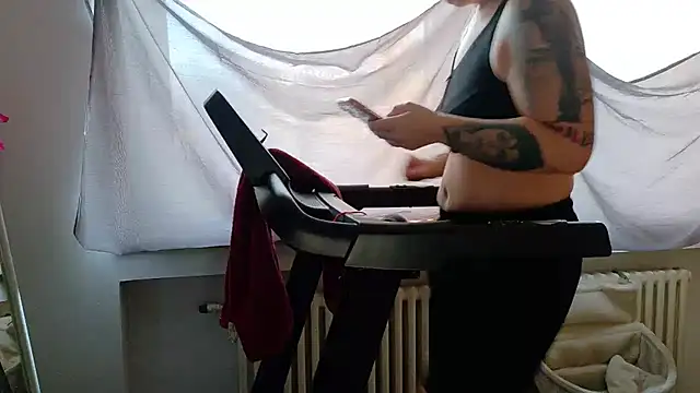 Snapshot of wetgerman_2 chatting on 12-18-25, 11:27 wetgerman 2 online show from 12-18-25, 11:27