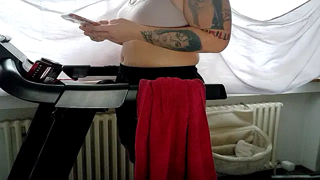 Snapshot of wetgerman_2 chatting on 12-22-25, 11:51 wetgerman 2 online show from 12-22-25, 11:51