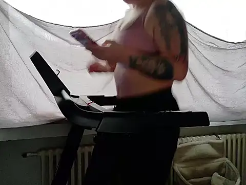 Snapshot of wetgerman_2 chatting on 02-14-26, 01:30 wetgerman 2 online show from 02-14-26, 01:30