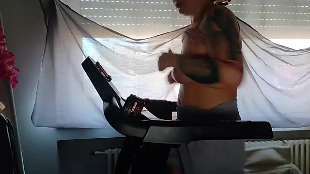 Snapshot of wetgerman_2 chatting on 03-05-26, 12:23 wetgerman 2 online show from 03-05-26, 12:23