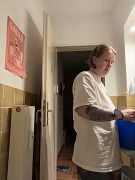 Snapshot of wetgerman_2 chatting on 04-09-26, 08:03 wetgerman 2 online show from 04-09-26, 08:03