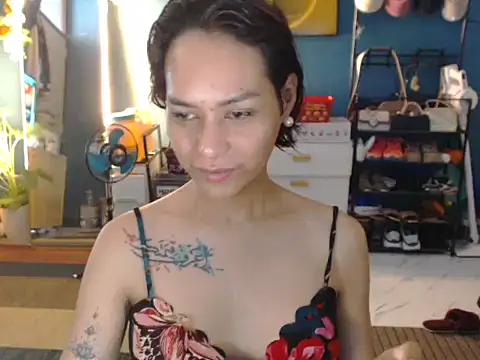 BonaBarrameda online show from 06-23-26, 05:49