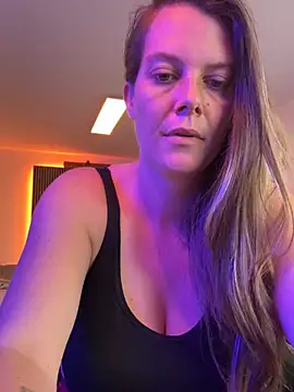 Snapshot of newMichelle chatting on 07-19-26, 07:01 newMichelle online show from 07-19-26, 07:01