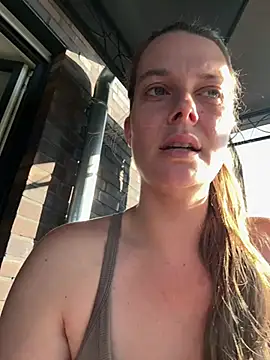 Snapshot of newMichelle chatting on 07-25-26, 06:44 newMichelle online show from 07-25-26, 06:44