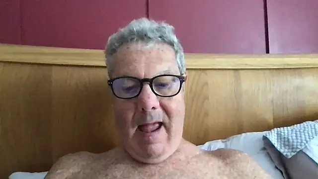 Snapshot of Oldpistolpete chatting on 07-01-26, 08:49 Oldpistolpete online show from 07-01-26, 08:49