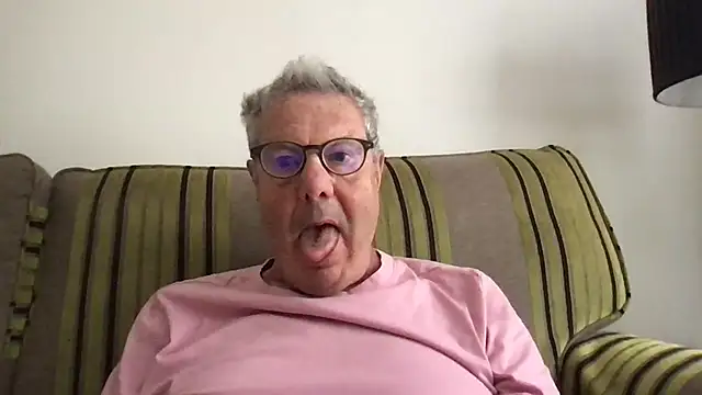 Snapshot of Oldpistolpete chatting on 07-04-26, 11:27 Oldpistolpete online show from 07-04-26, 11:27