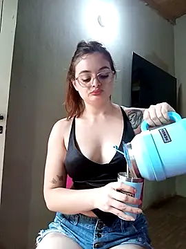 Snapshot of Emmacut chatting on 11-15-25, 03:30 Emmacut online show from 11-15-25, 03:30