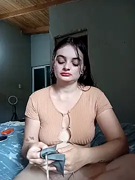 Snapshot of Emmacut chatting on 03-12-26, 05:30 Emmacut online show from 03-12-26, 05:30