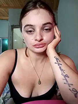 Snapshot of Emmacut chatting on 04-05-26, 01:58 Emmacut online show from 04-05-26, 01:58