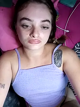 Snapshot of Emmacut chatting on 04-07-26, 12:22 Emmacut online show from 04-07-26, 12:22