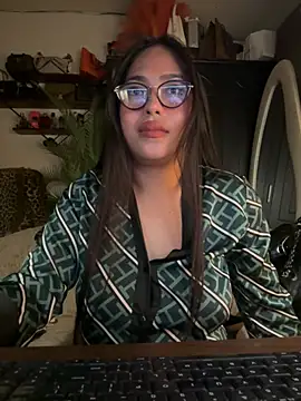Snapshot of BigDominaMia chatting on 07-18-26, 08:12 BigDominaMia online show from 07-18-26, 08:12