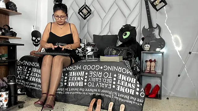 Snapshot of MirandaHaguen chatting on 06-20-26, 08:55 MirandaHaguen online show from 06-20-26, 08:55