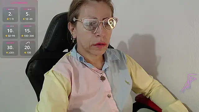 Snapshot of Chayla_Ruiz chatting on 06-25-26, 10:20 Chayla Ruiz online show from 06-25-26, 10:20