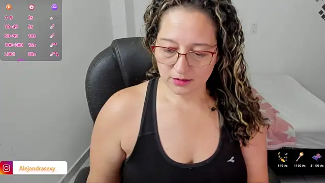 Snapshot of alejandra_milf_ chatting on 06-17-26, 07:26 alejandra milf online show from 06-17-26, 07:26