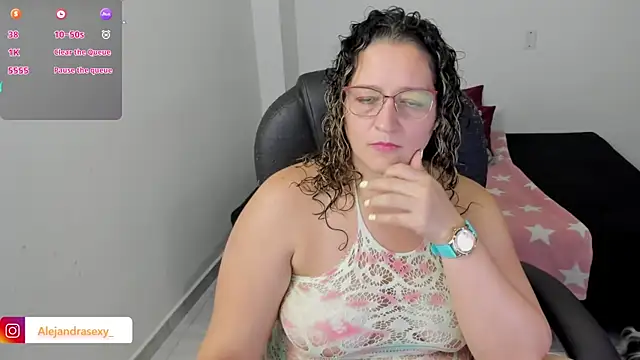 Snapshot of alejandra_milf_ chatting on 06-19-26, 08:23 alejandra milf online show from 06-19-26, 08:23