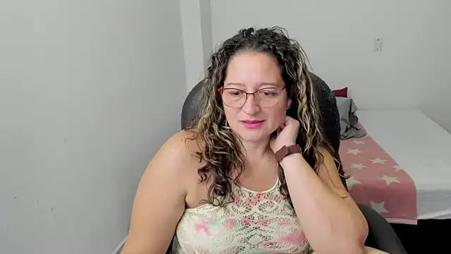 Snapshot of alejandra_milf_ chatting on 07-12-26, 04:09 alejandra milf online show from 07-12-26, 04:09