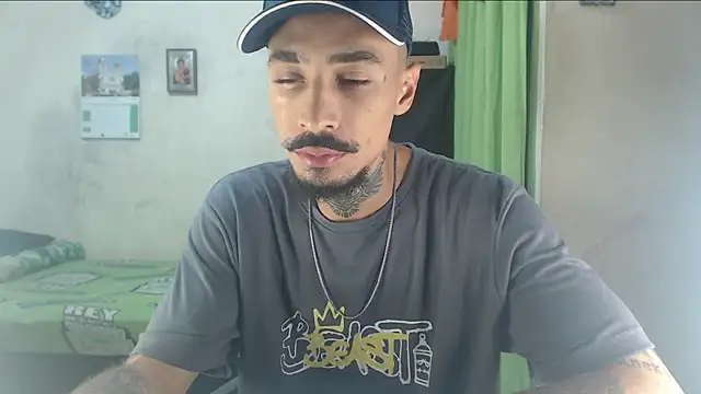 emiliano hottt online show from 06-10-26, 12:26