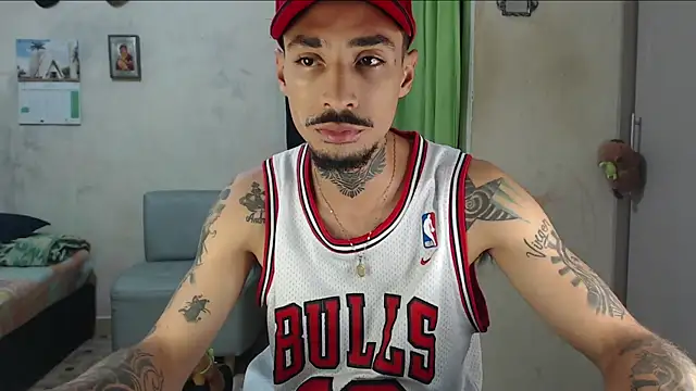 emiliano hottt online show from 07-21-26, 02:19