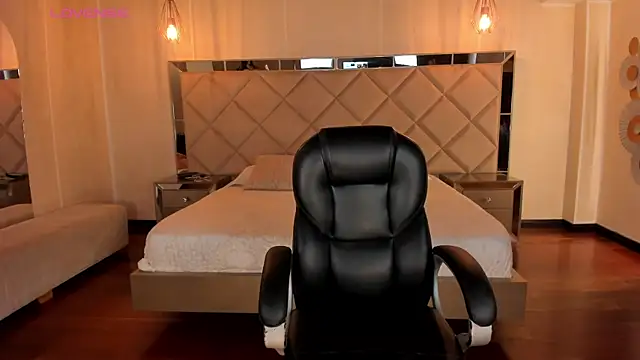 MaryLewis  online show from 04-10-26, 11:59