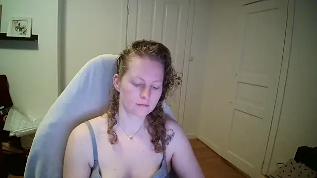 Girlnina-1995 online show from 03-11-26, 09:37