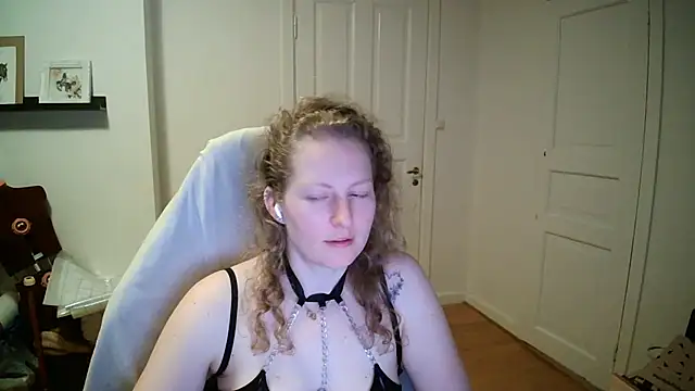 Girlnina-1995 online show from 03-16-26, 06:34