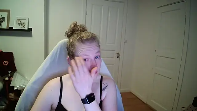 Girlnina-1995 online show from 03-20-26, 06:29