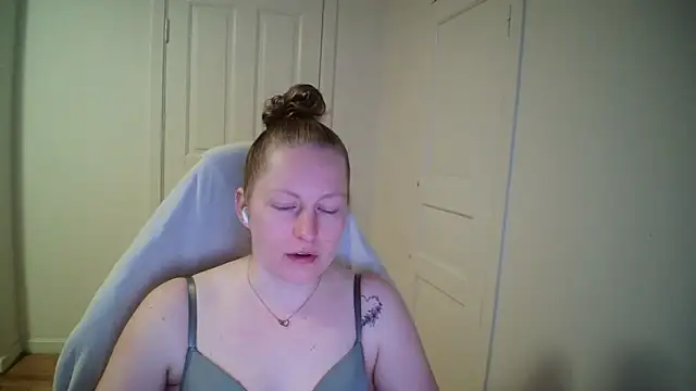 Girlnina-1995 online show from 03-30-26, 07:31