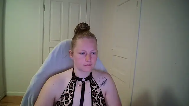 Girlnina-1995 online show from 05-19-26, 05:03