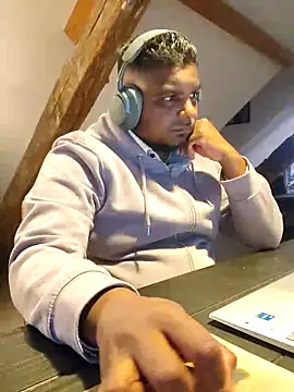 Bandusrilankasexymen online show from 03-19-25, 09:48