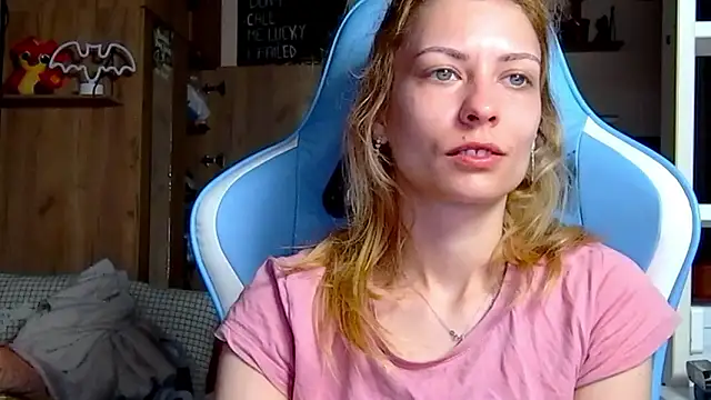 karo123421 online show from 03-11-26, 03:23