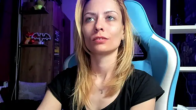 karo123421 online show from 03-19-26, 05:06