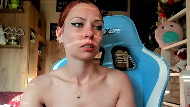 karo123421 online show from 05-04-26, 04:14