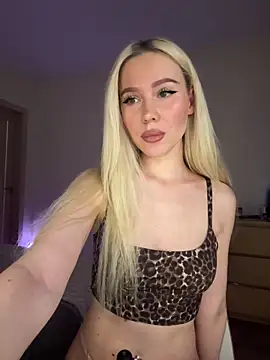 Snapshot of xDinnax chatting on 02-21-26, 01:12 xDinnax online show from 02-21-26, 01:12