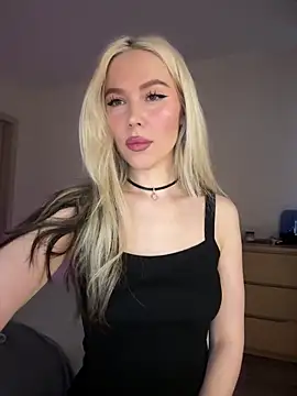 Snapshot of xDinnax chatting on 03-21-26, 05:01 xDinnax online show from 03-21-26, 05:01