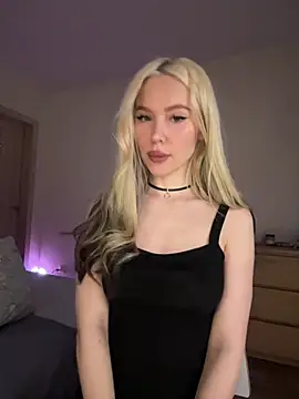 Snapshot of xDinnax chatting on 03-23-26, 10:08 xDinnax online show from 03-23-26, 10:08