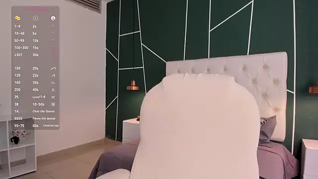 Veronicalanx1 online show from 11-19-25, 09:37